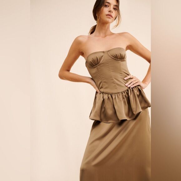WeWoreWhat Dresses & Skirts - WeWoreWhat Strapless Corset Peplum Maxi Dress Brown 0
